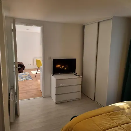 דירה En Fond De Jardin Avec Piscine Et Jacuzzi